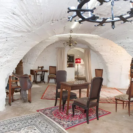 Caliro Nyaraló Rabós